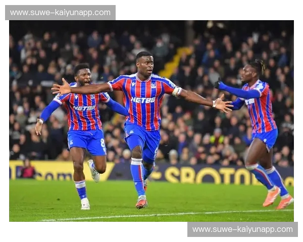 英超烽火再燃：南安普顿与水晶宫的红蓝对决，谁能笑到最后？